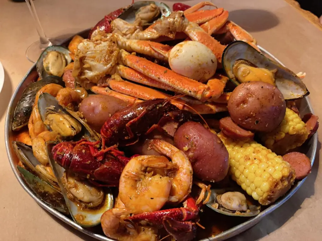 Seafood Restaurant The Juicy Seafood | Savannah